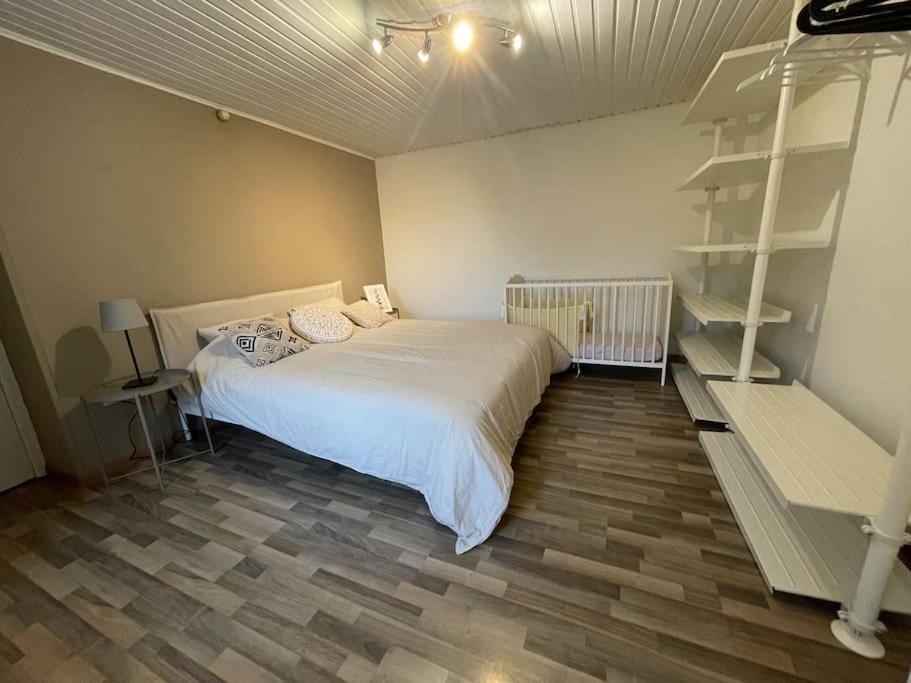 Charmante Maison De Vacances Vaux-sur-Sure Exteriör bild